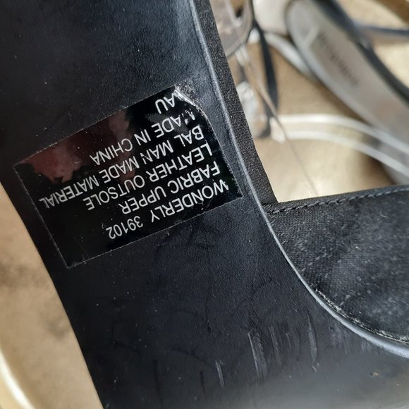 *EUC* METAPHOR 7 1/2 BLACK STRAPPY 4 " HEEL - Picture 8 of 10